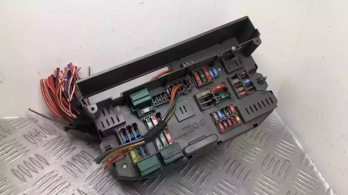Короб предохранителей к BMW X5 2008