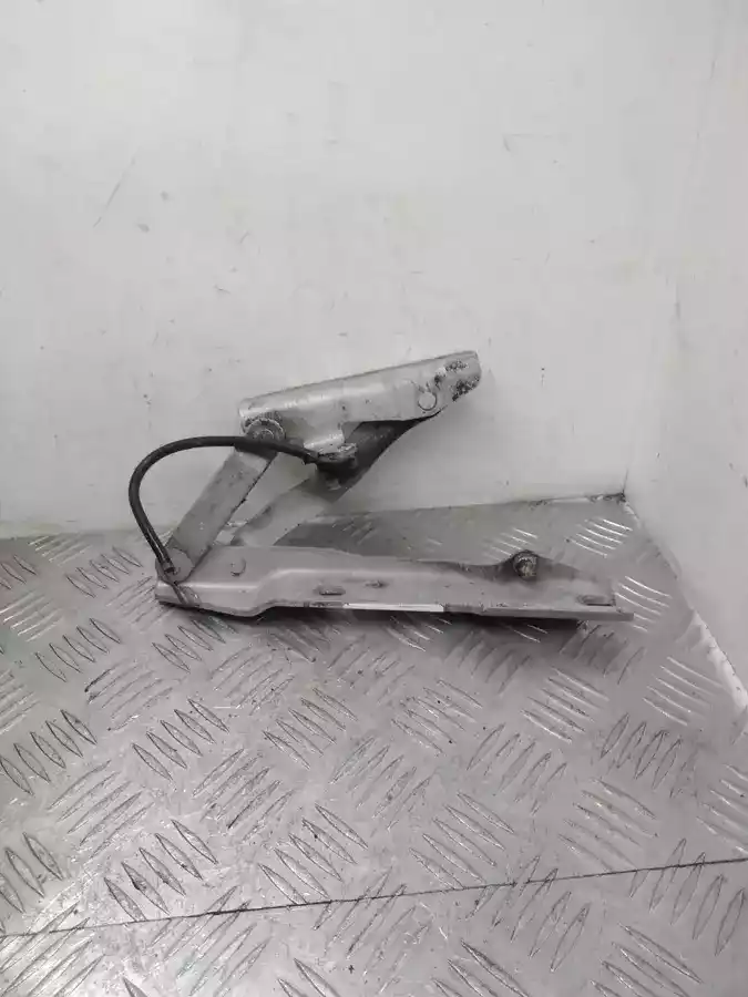 Петли к BMW  2005