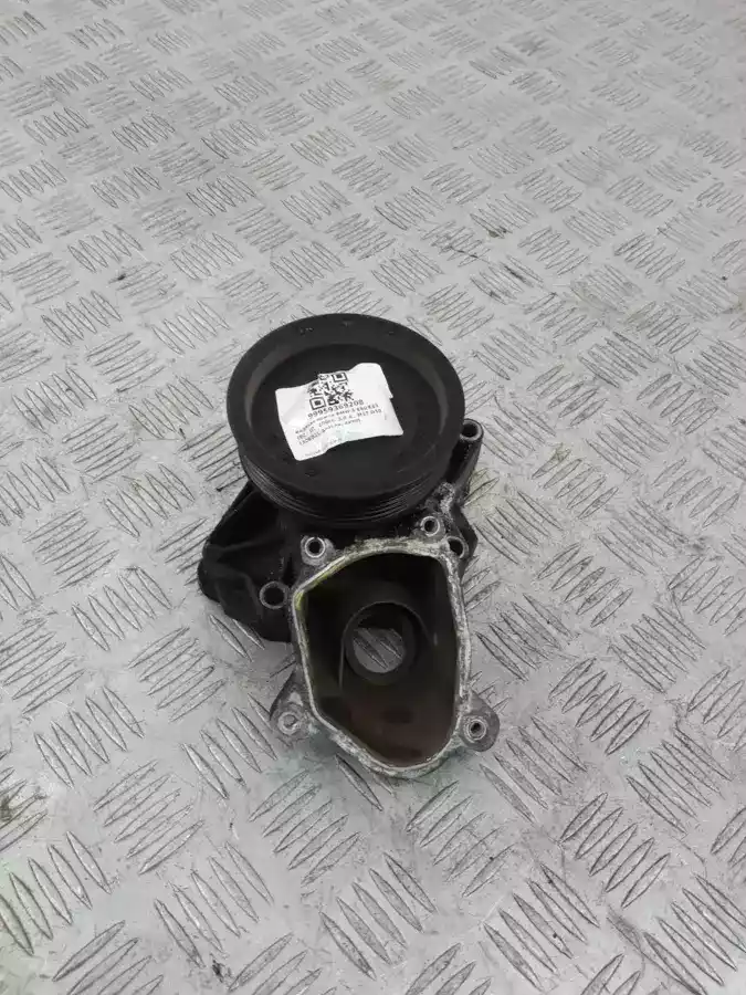 Помпа к BMW  2006