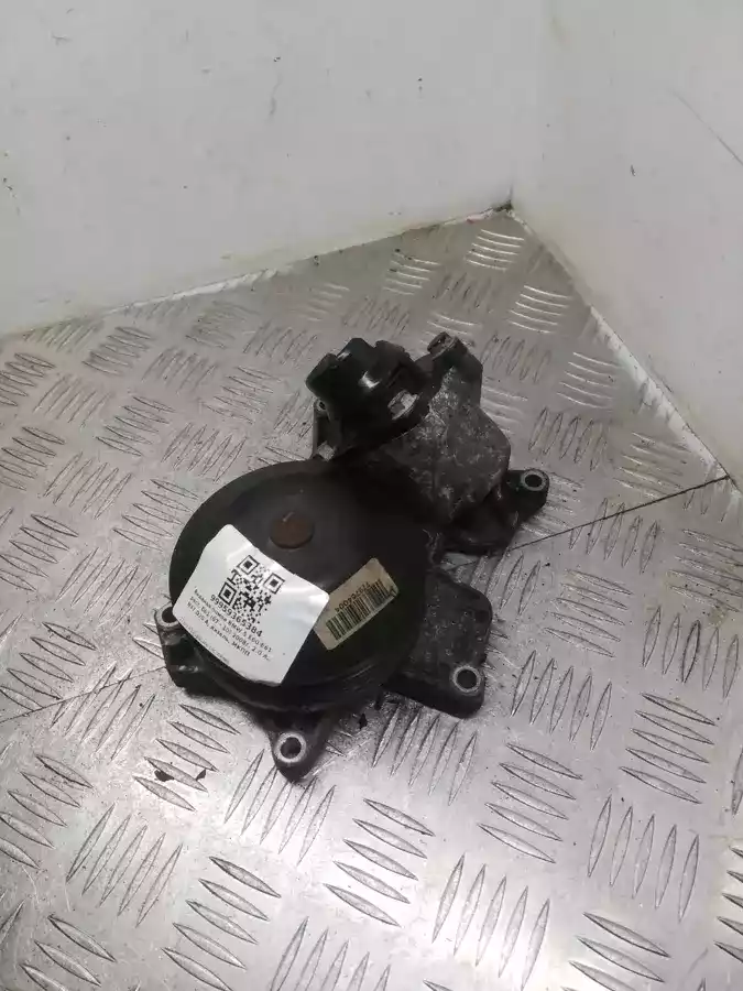 Помпа к BMW  2008