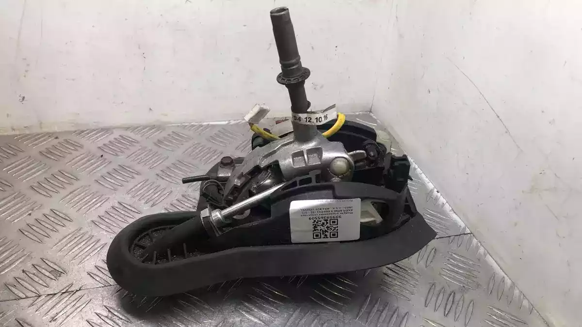 Помпа к BMW  2003