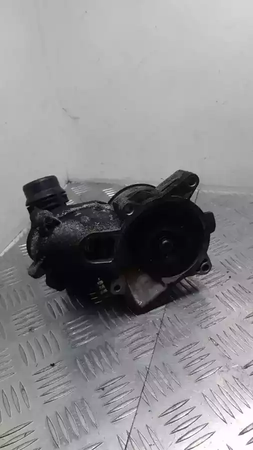 Помпа к BMW X5 2004