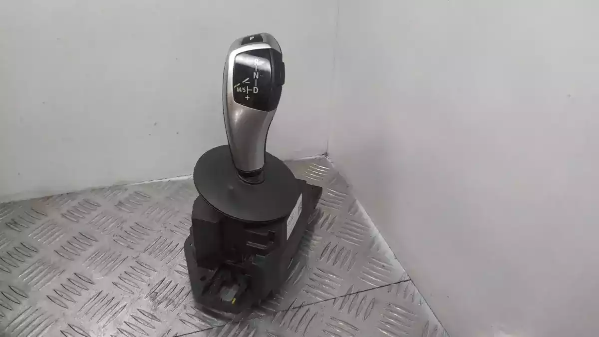 Помпа к BMW  2008