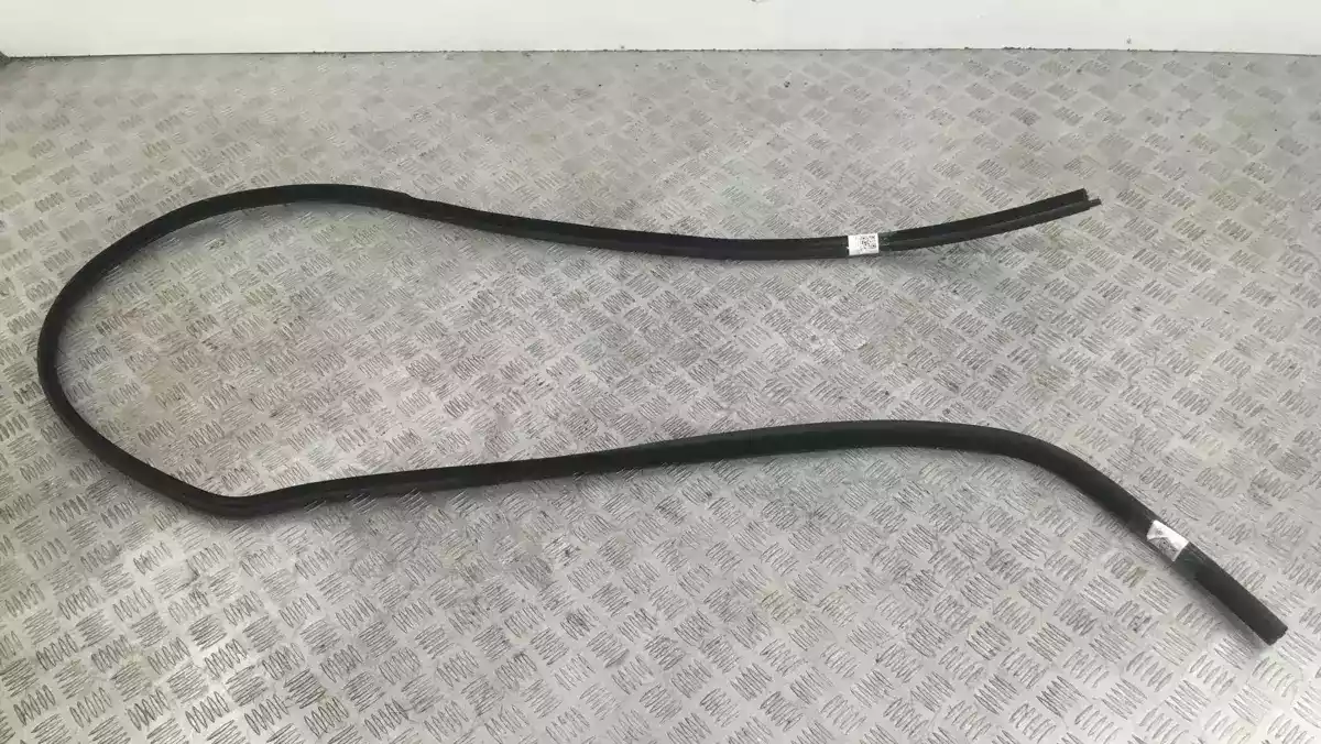 Уплотнитель к BMW  2001