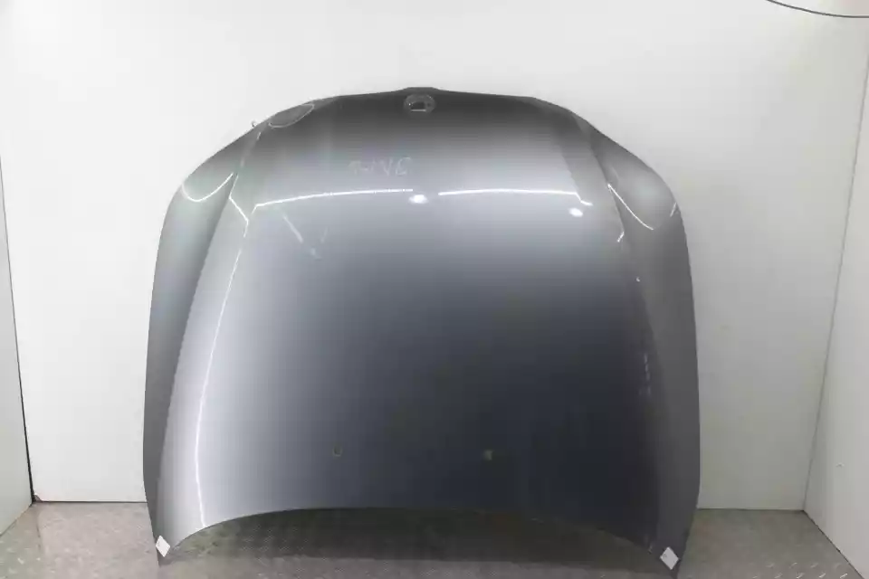 Капот к BMW  2008