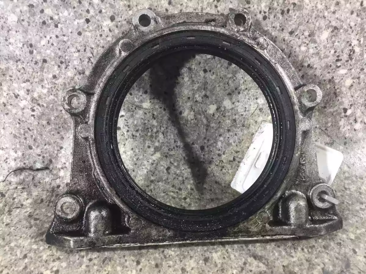 Крышка коленвала к Mazda 6 2008