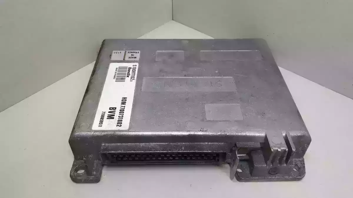 Блок управления двигателем к Renault 21 1988