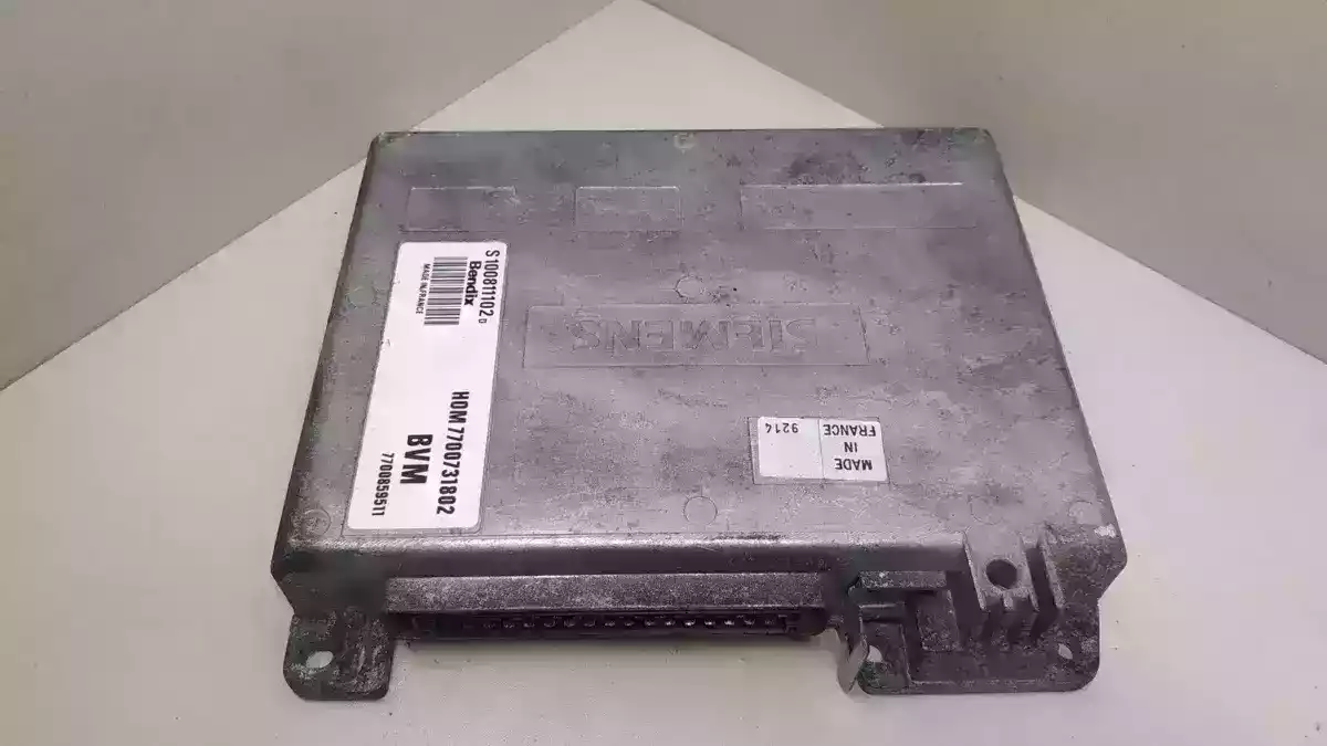 Блок управления двигателем к Renault 21 1993