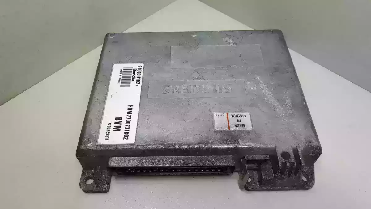 Блок управления двигателем к Renault 21 1993
