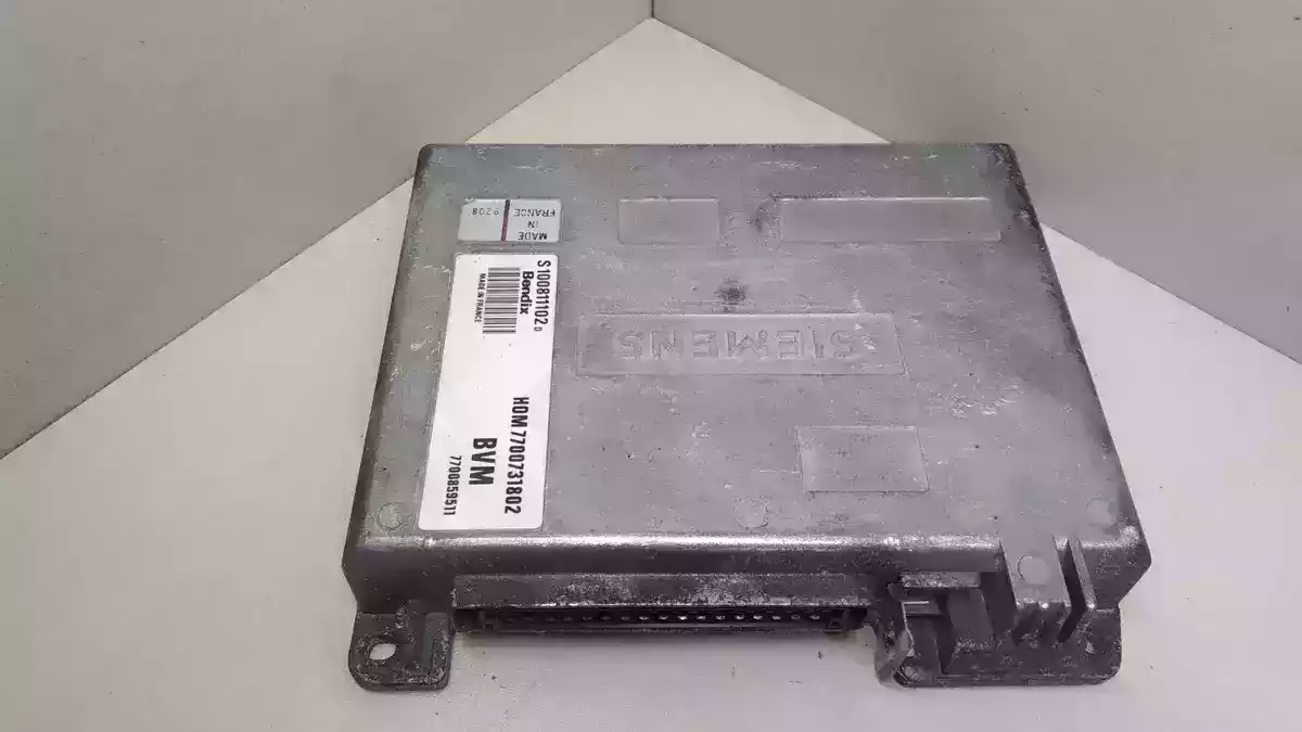 Блок управления двигателем к Renault 21 1993