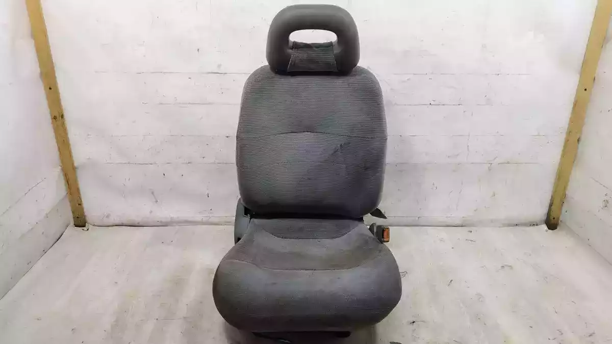 Сиденье переднее к Nissan Serena 1997