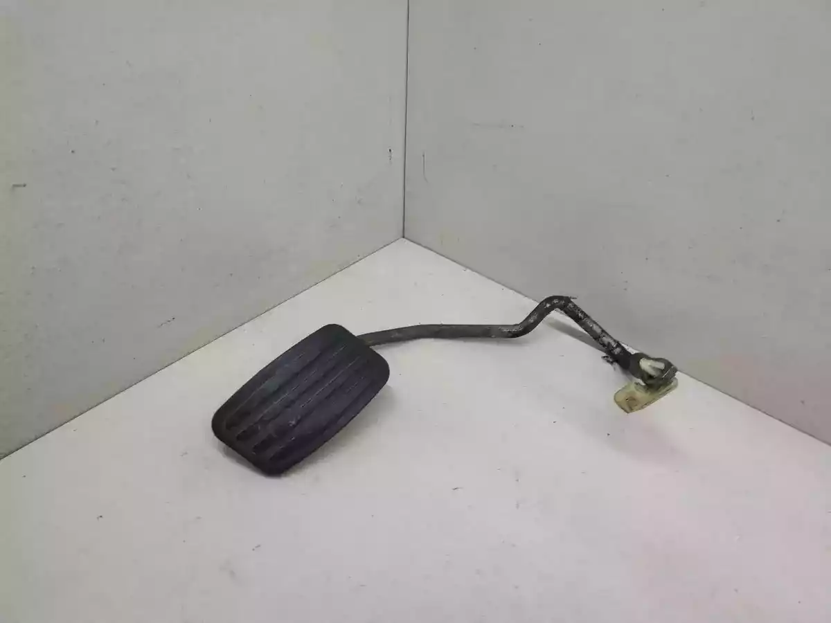 Педаль к Citroen Saxo 1998