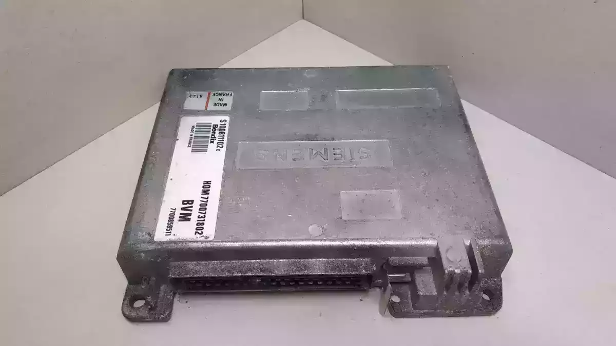 Блок управления двигателем к Renault 21 1993