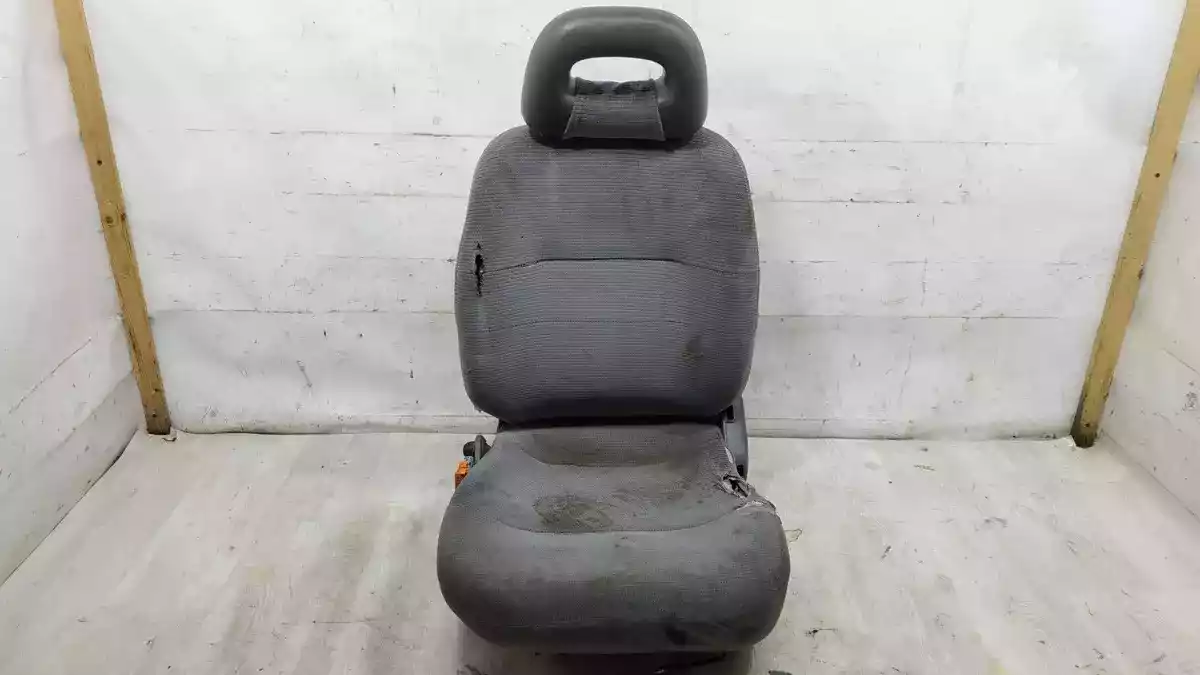 Сиденье переднее к Nissan Serena 1997