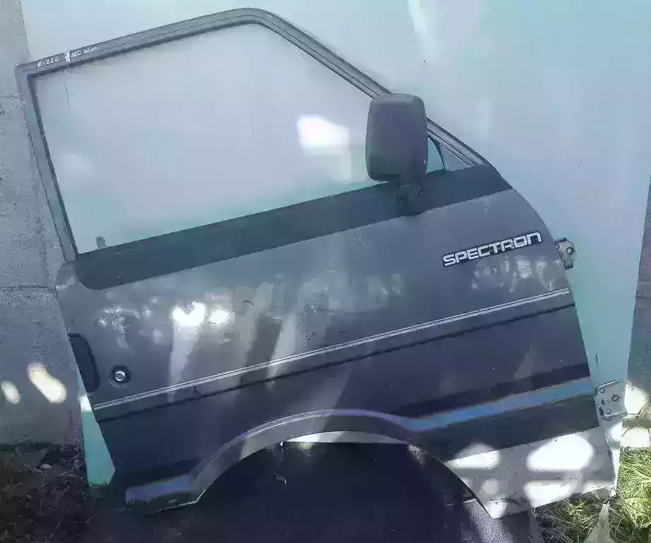Уплотнитель к Mazda  2000