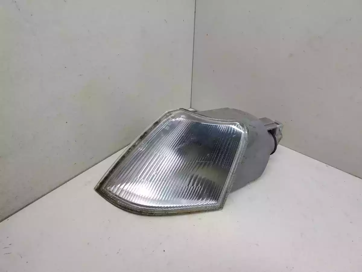 Поворотник левый к Citroen Xantia 2000