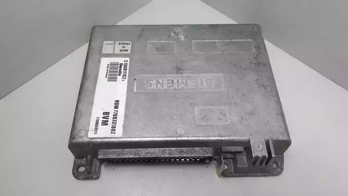 Блок управления двигателем к Renault 21 1993