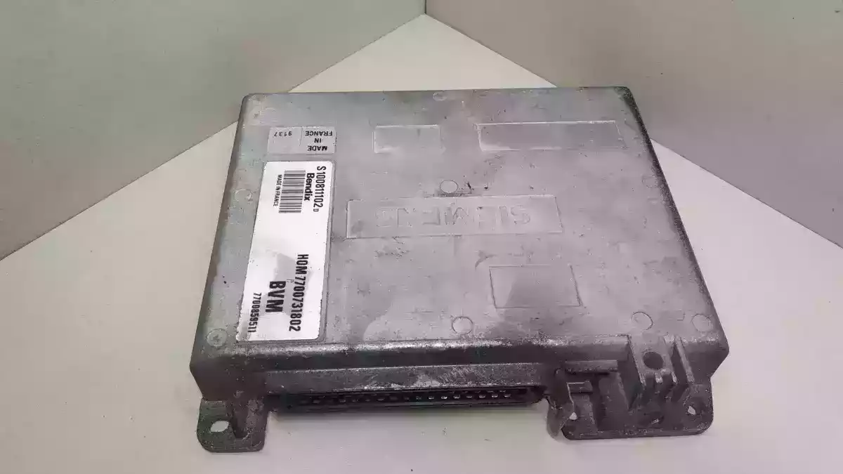 Блок управления двигателем к Renault 21 1993