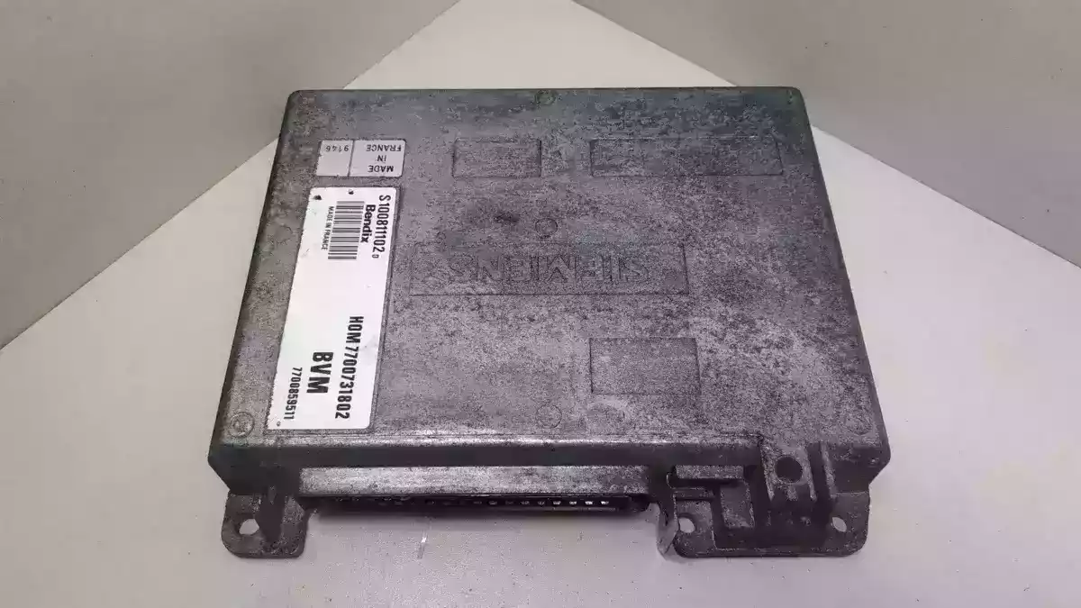Блок управления двигателем к Renault 21 1993