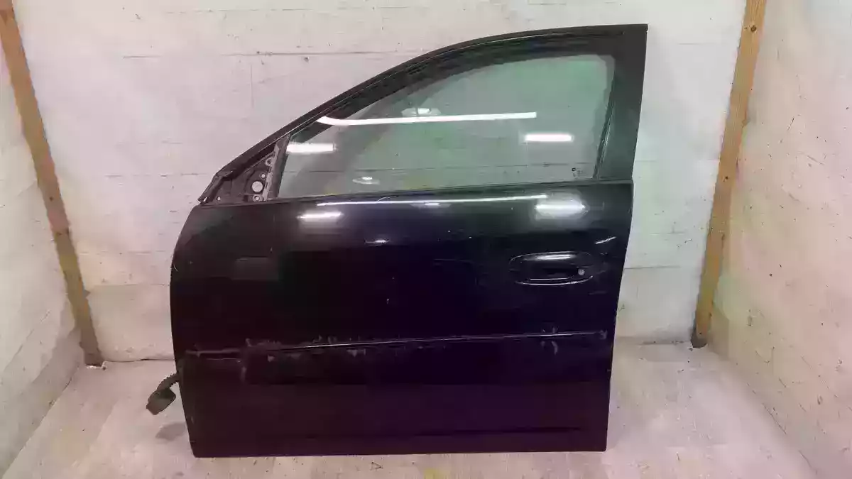 Уплотнитель к Cadillac CTS 2005