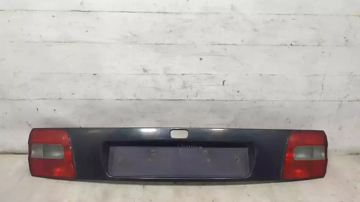 Бленда к Volvo V40 2003