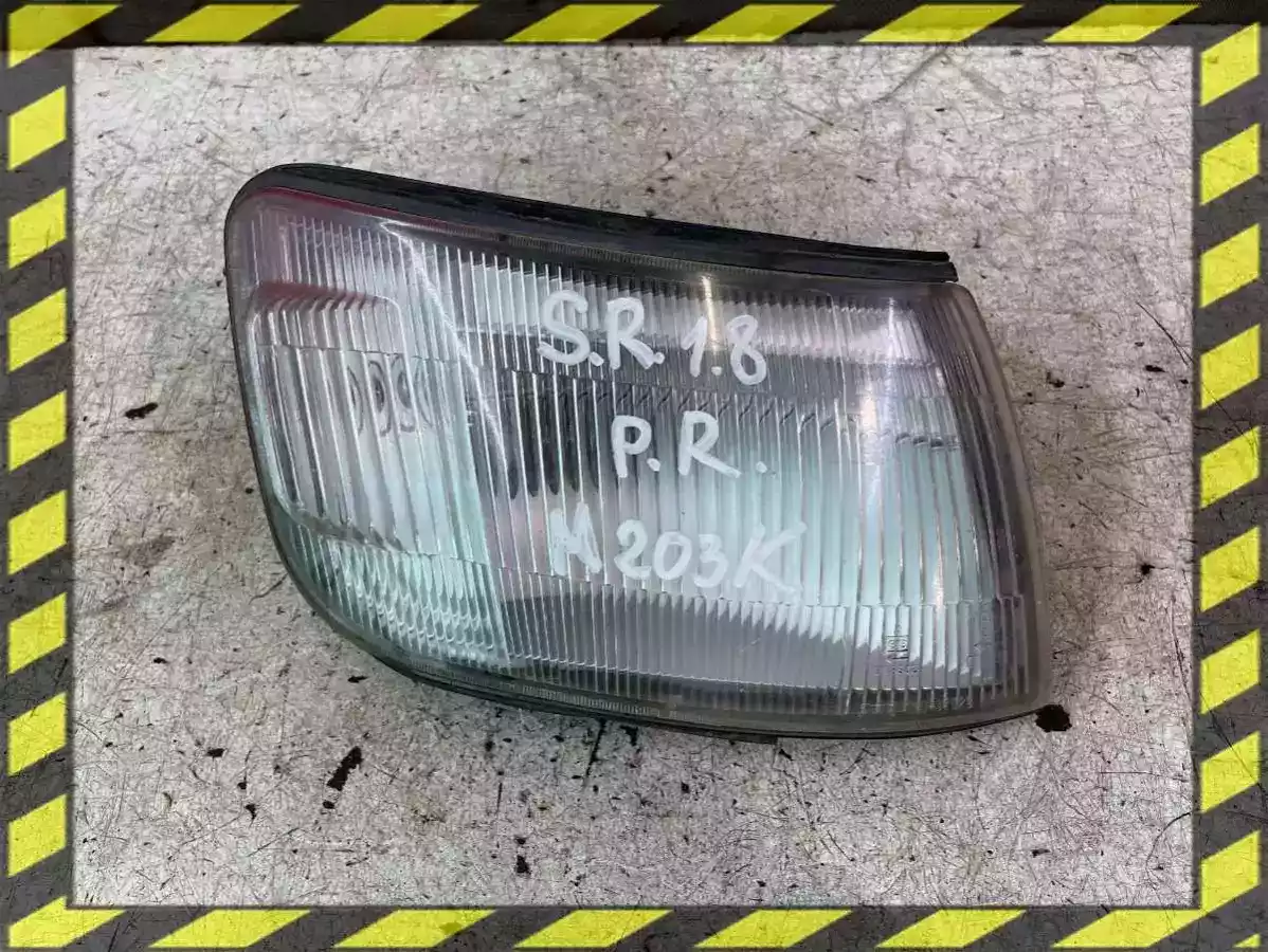 Фонарь габаритный передний правый к Mitsubishi Space Runner 1997