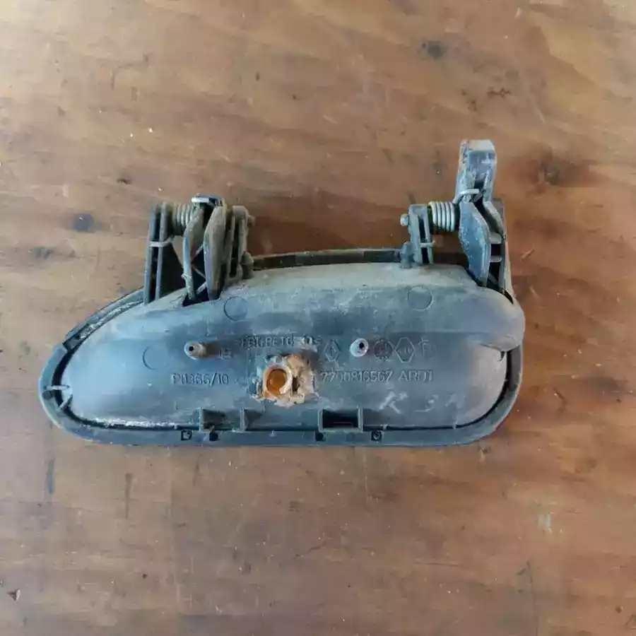 Ручка наружная задняя правая к Renault Safrane 1998