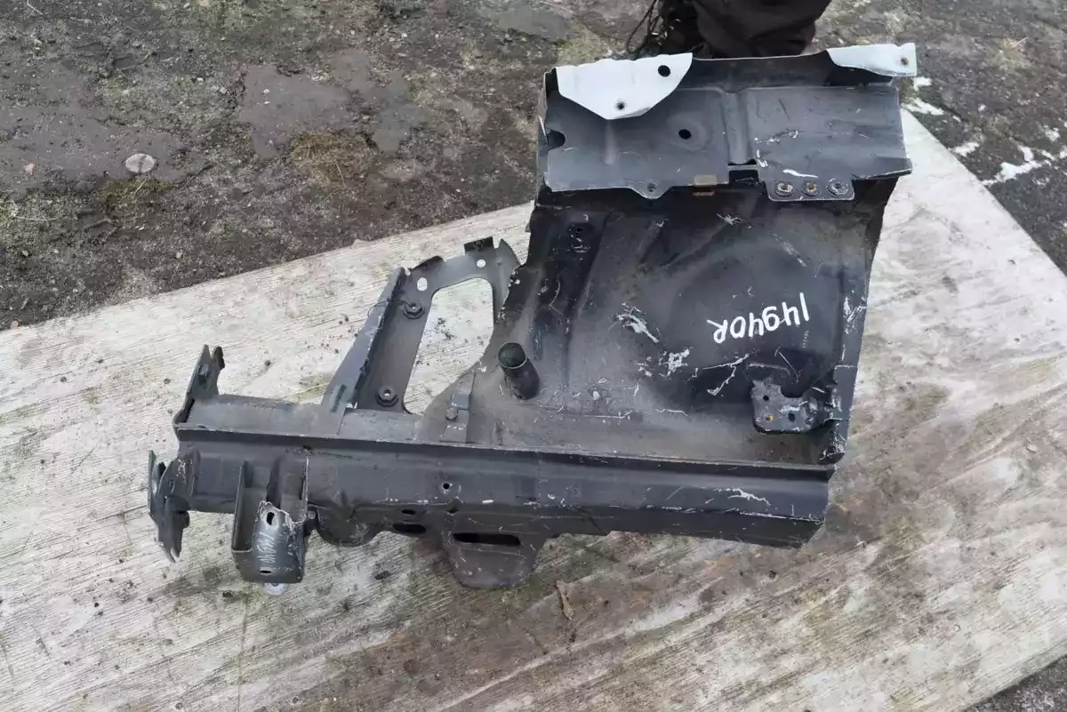 Лонжерон правый к Volvo XC90 2004