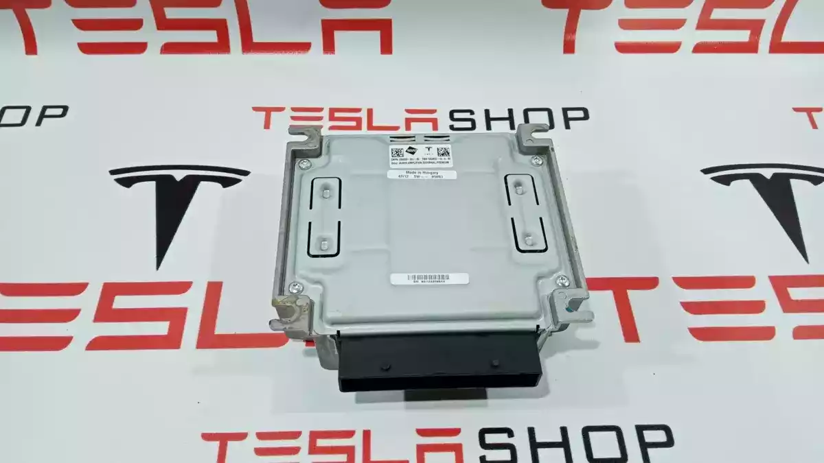 Усилитель музыкальный к Tesla Model S 2015