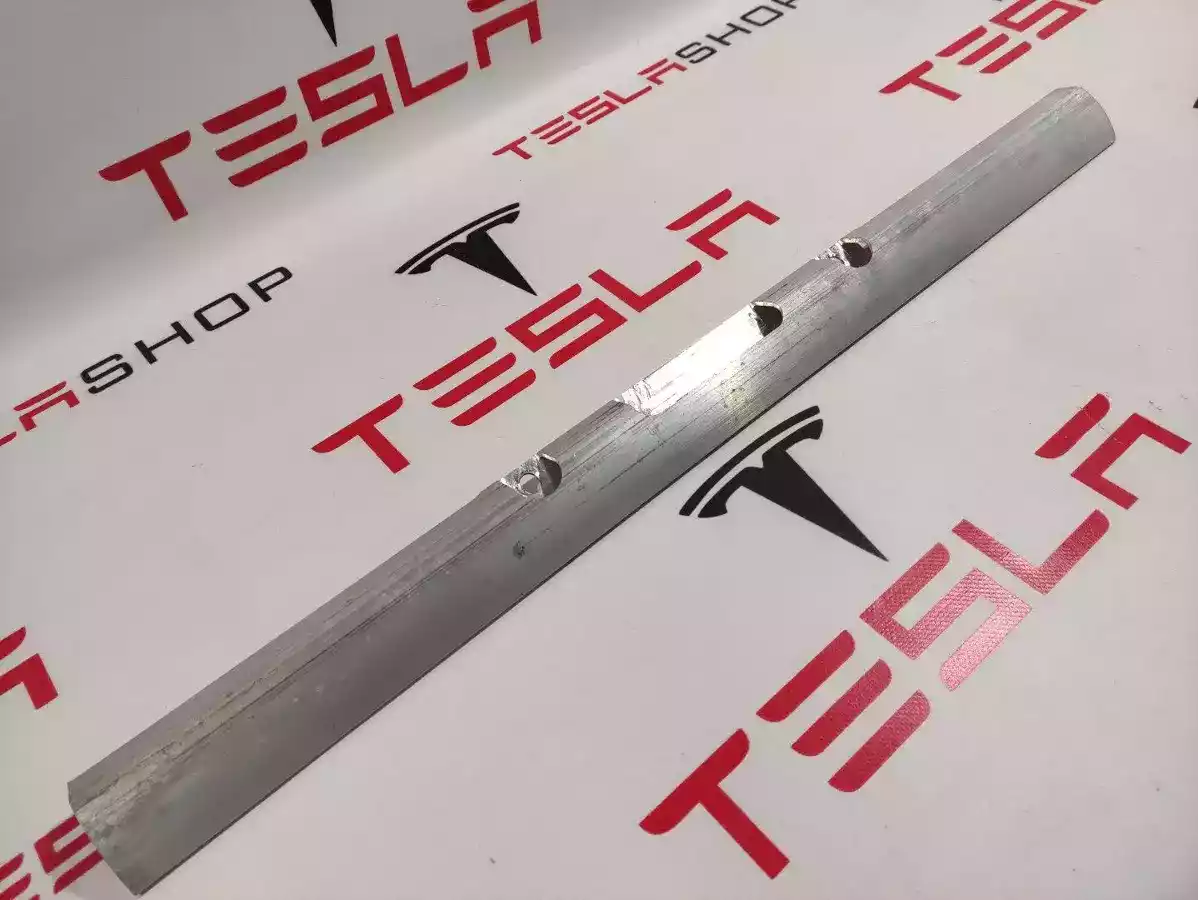 Кронштейн подрамника к Tesla Model S 2018