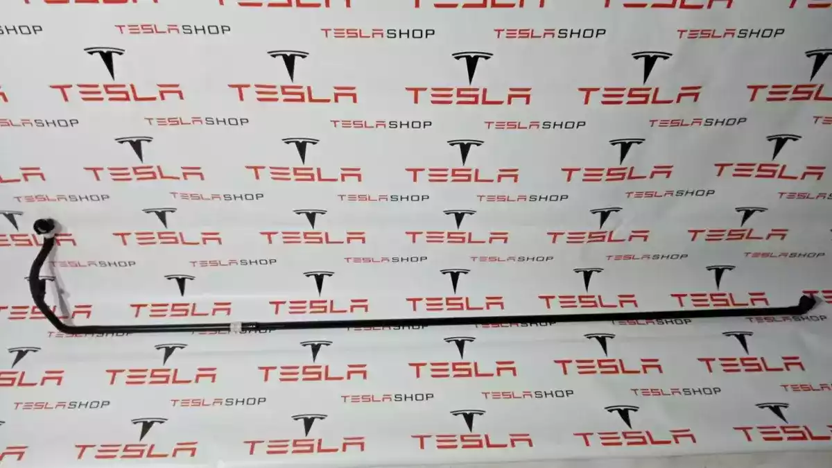 Патрубок к Tesla Model 3 2019