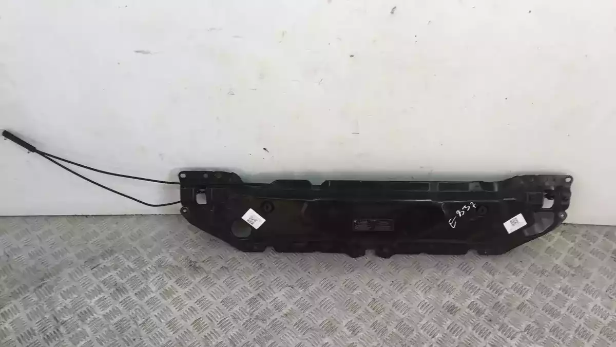 Капот к BMW  2007