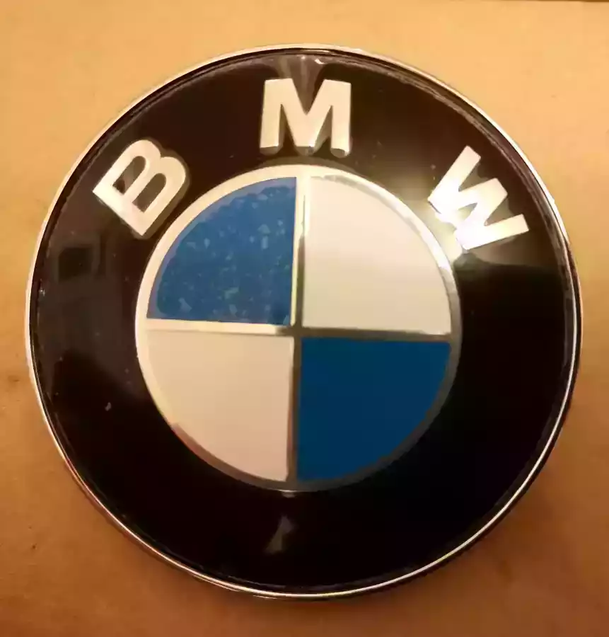 Эмблема к BMW 3 series 2002