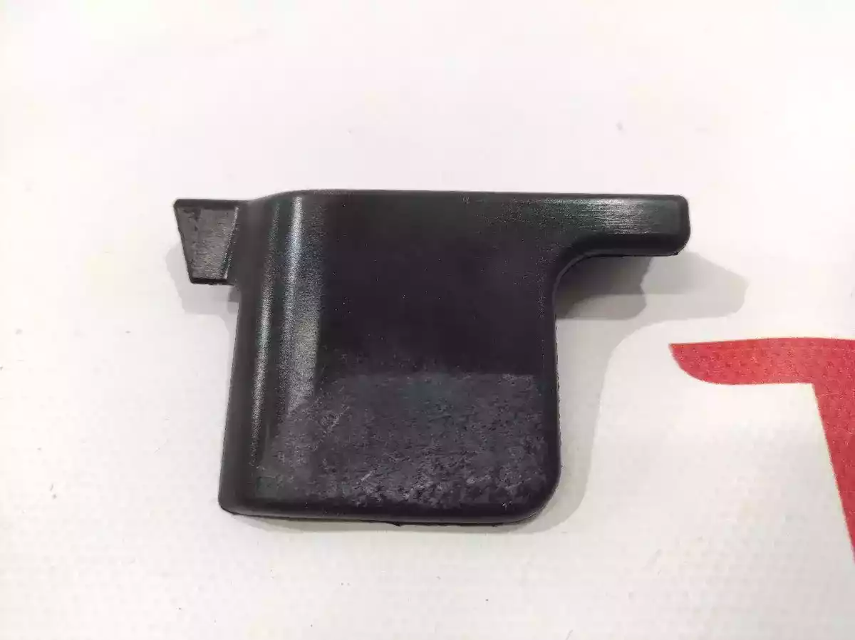 Уплотнитель к Tesla Model S 2015