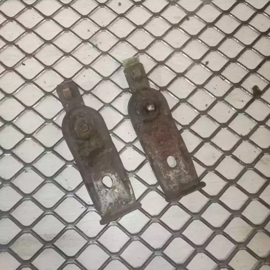 Кронштейн радиатора к Subaru Legacy 1998