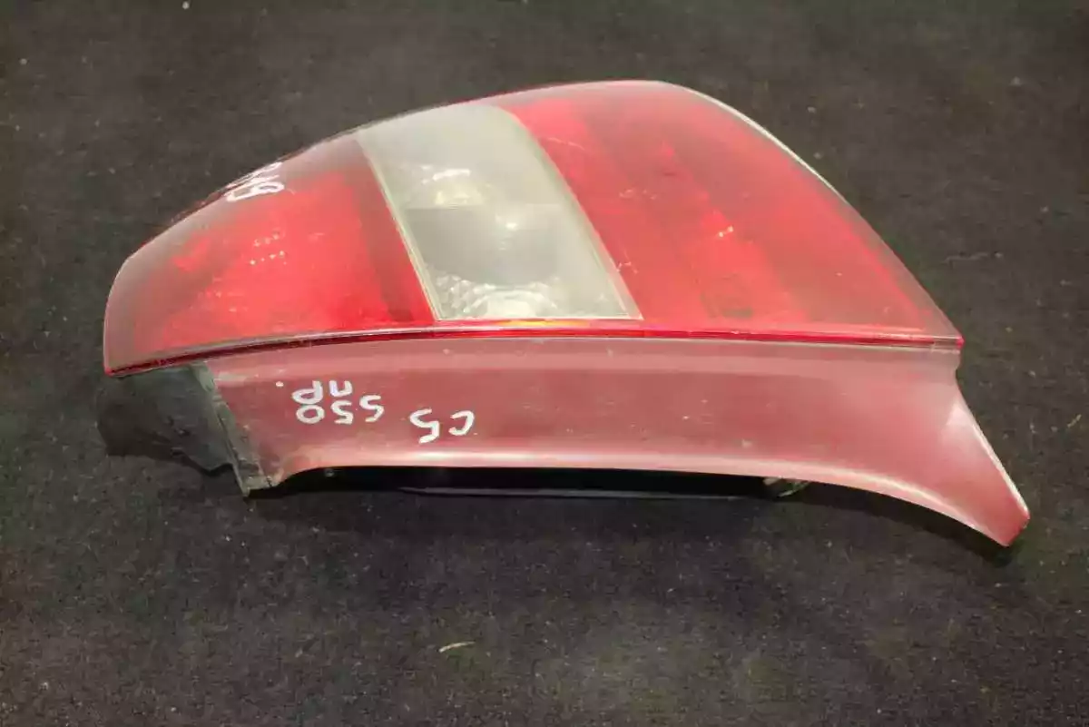 Фонарь задний правый к Citroen C5 2003