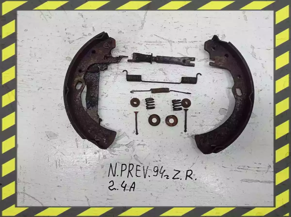 Механизм развода задних тормозных колодок правый к Nissan Prairie 1995
