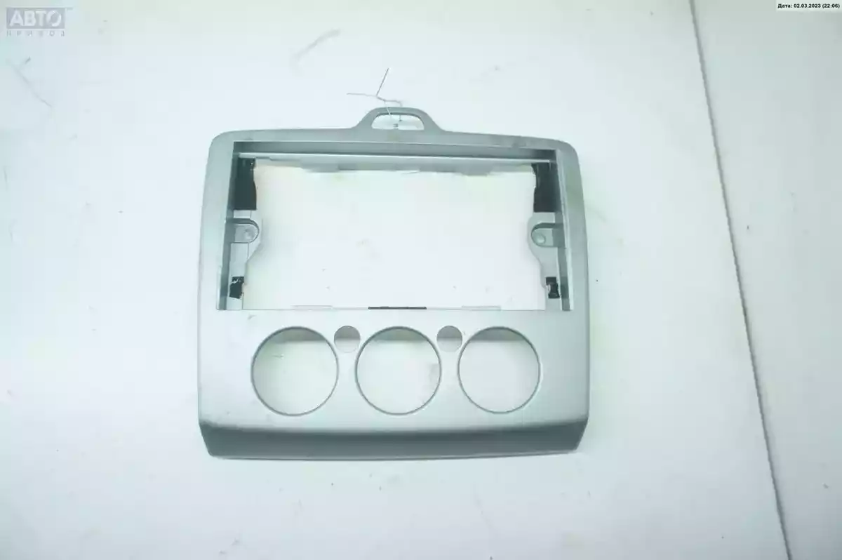 Рамка под магнитолу к Ford Focus 2005