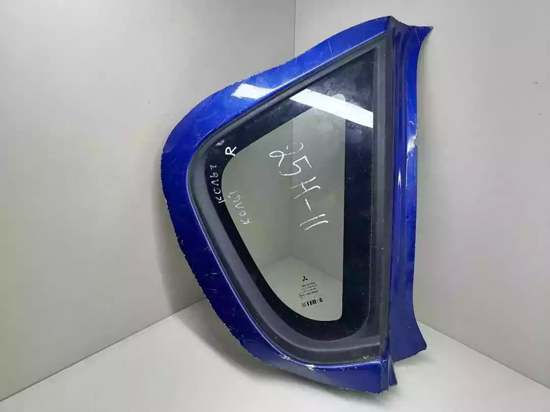 Стекло кузовное боковое правое  к Mitsubishi Colt 2006