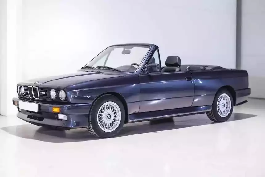 Отреставрированный кабриолет BMW M3 E30 выставили на аукцион. Вот сколько удалось за него выручить.