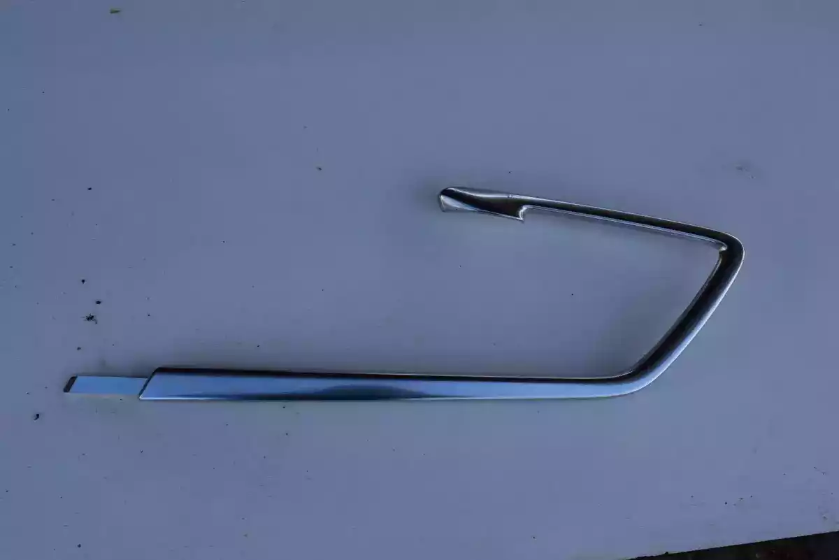 Накладка двери передней левой к Volvo S60 2011