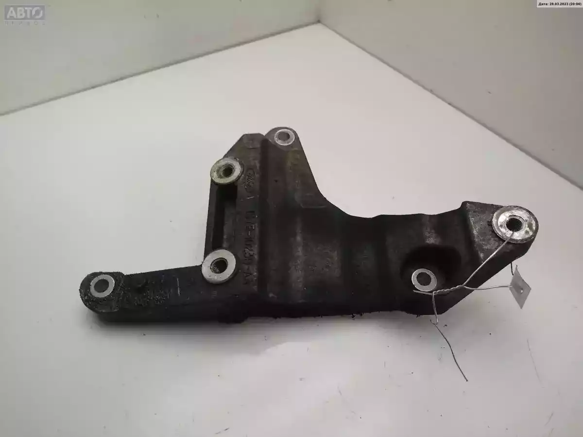 Кронштейн генератора к Ford Mondeo 2002