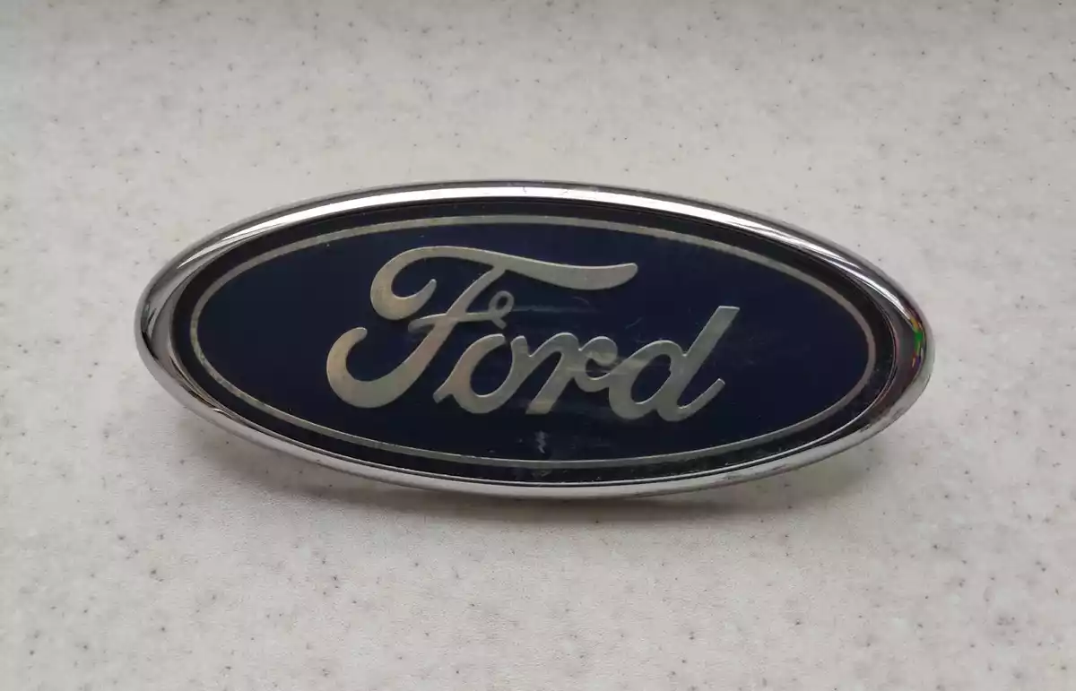 Эмблема к Ford Focus 2007