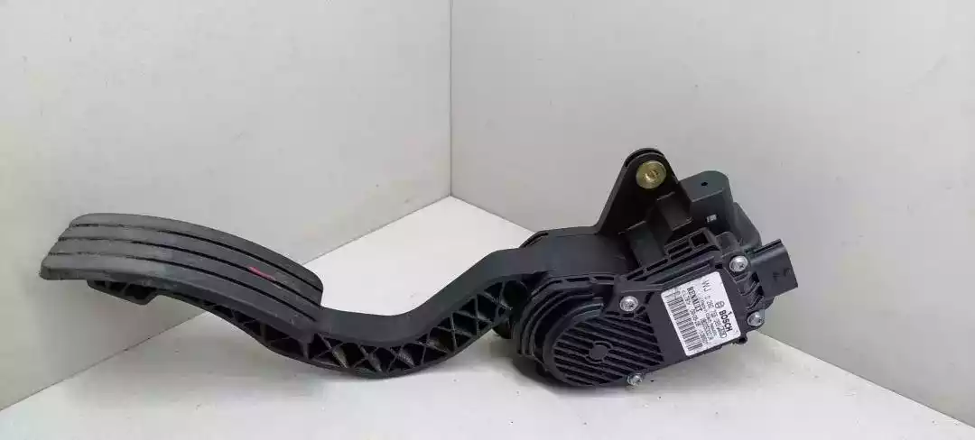 Педаль к Renault Laguna 2009