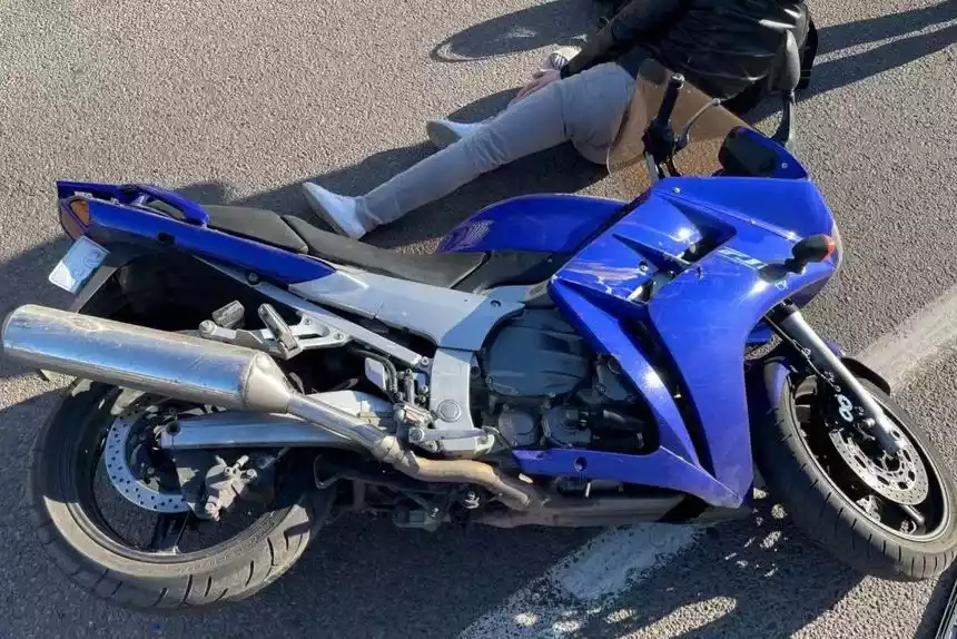 Мотоциклист в Минске столкнулся с автомобилем
