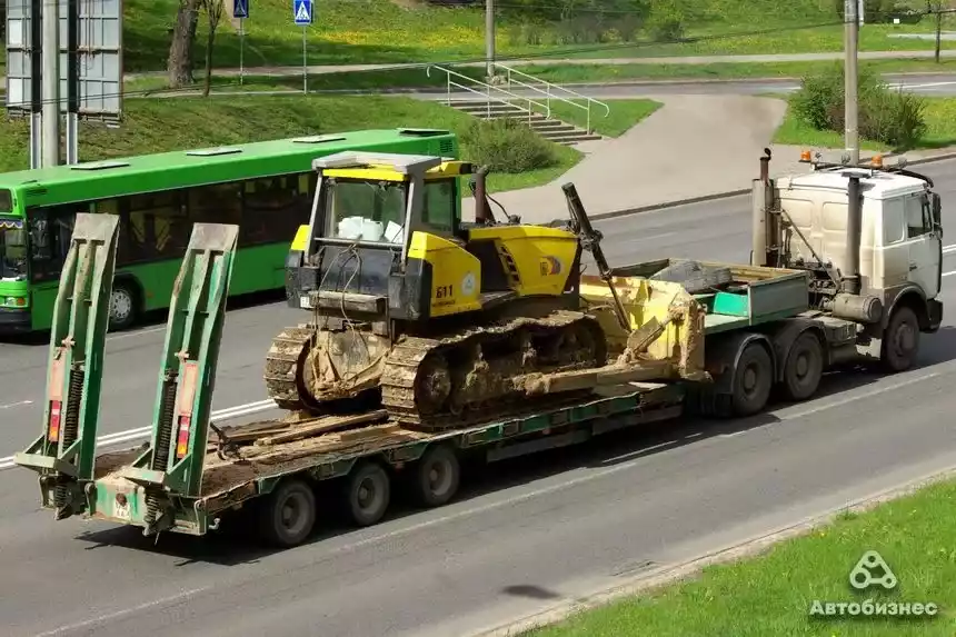 Отремонтировать в течение года все местные автодороги в Беларуси потребовал Президент