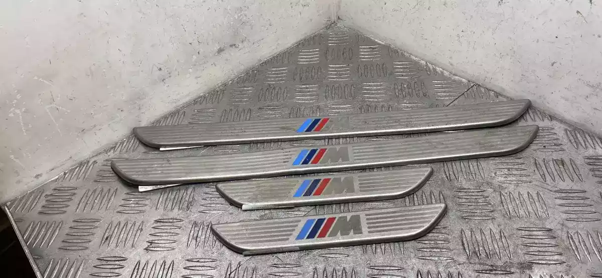 Накладка к BMW X6 M 2010