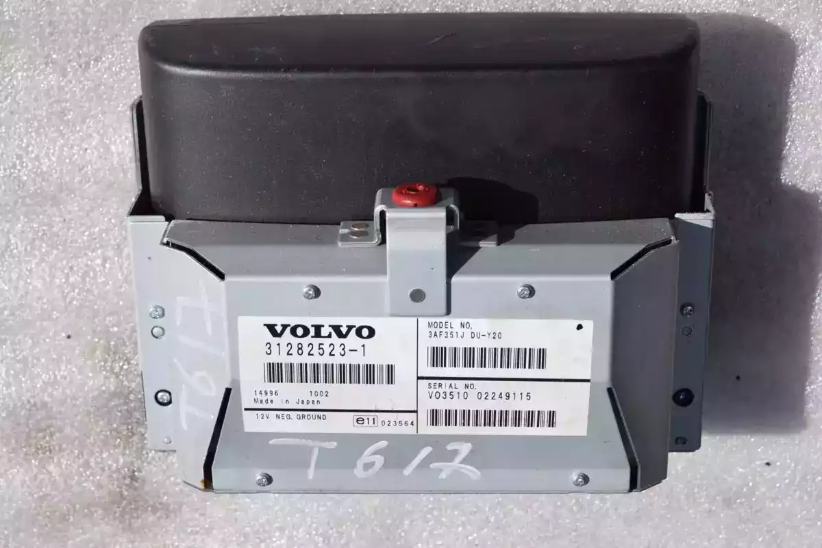 Дисплей к Volvo XC70 2010