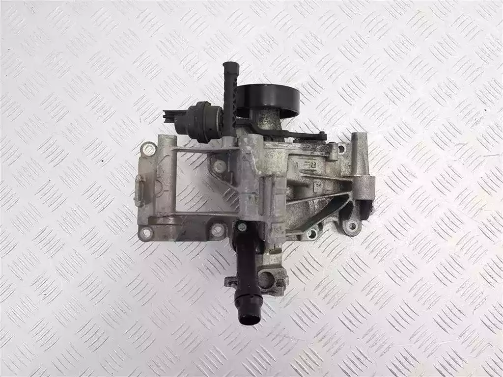 Помпа к BMW 3 2020