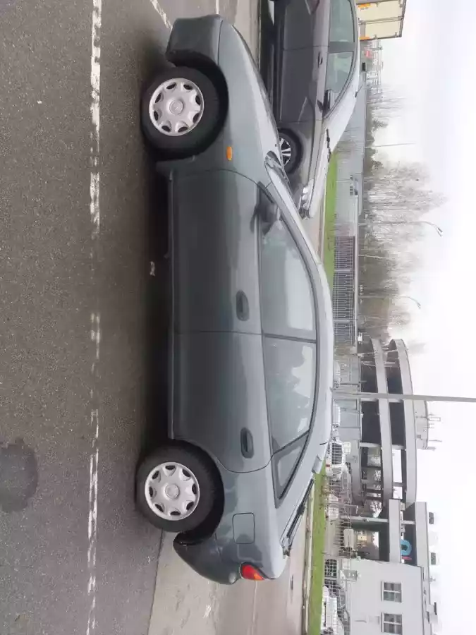 Mazda 323 V (BA), 1998